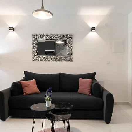 Lucy Апартаменты *