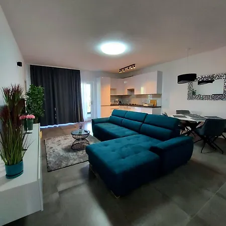 Lucy Апартаменты Ровинь