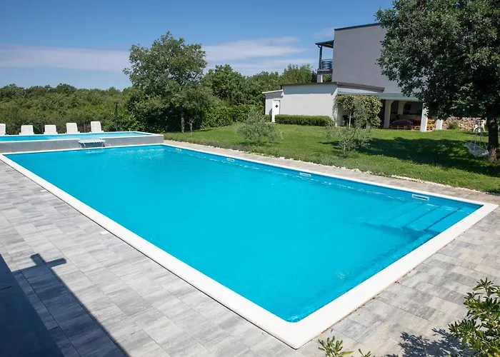 아파트 Lucy 로비니